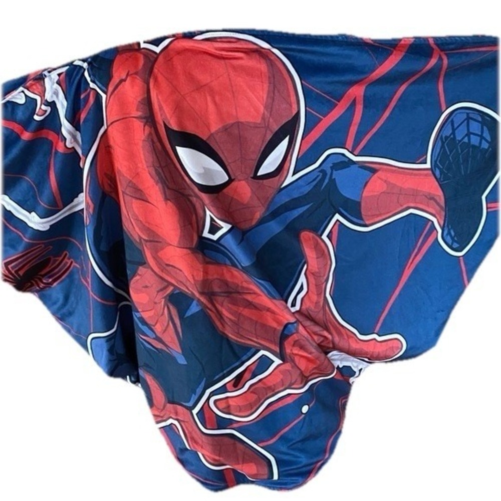 Cozy Wings Marvel Spider-Man Winged Throw Blanket Wrap Used NO Box/Packaging
